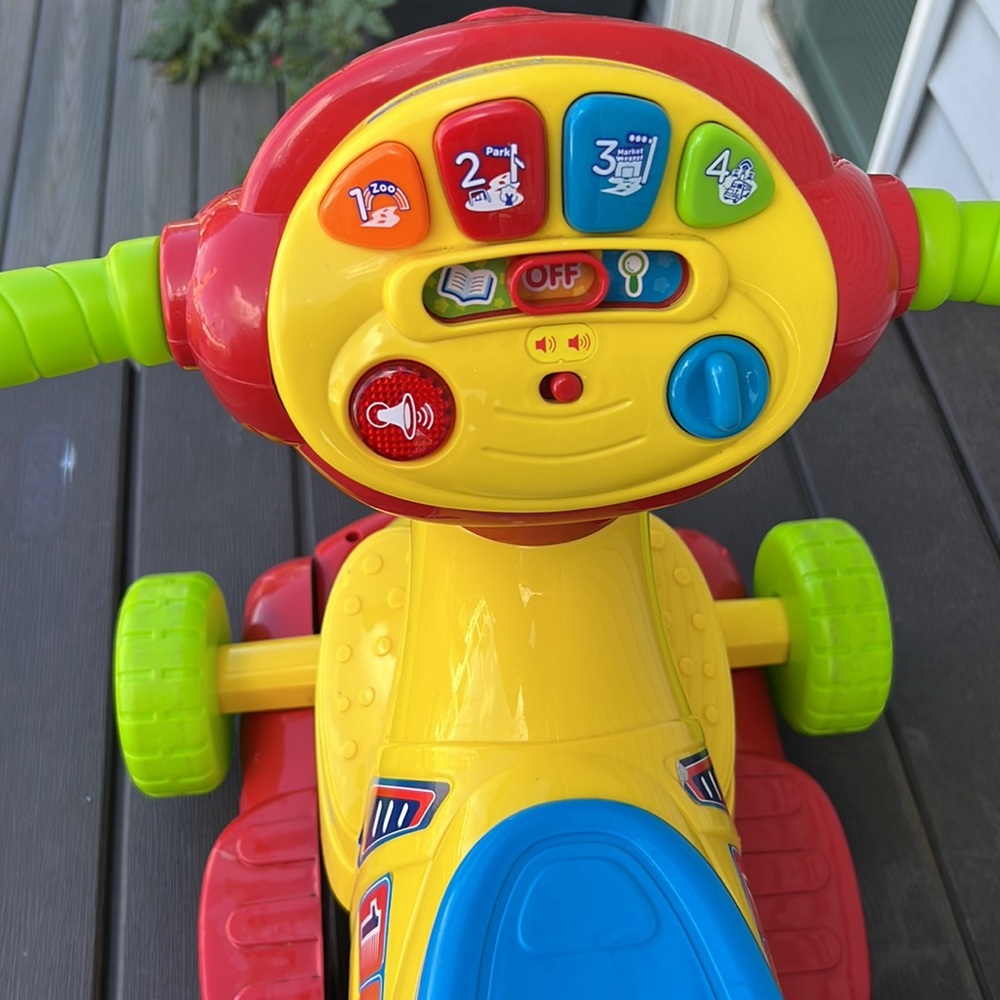 VEUC vtech sounds sit to race smart wheels ride on and push car toy - Picture 9 of 10